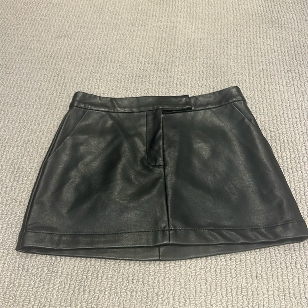 SUMMERLAND (ever after) black “leather” mini skirt / size S / NEW w TAGS
